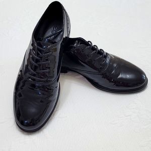 Ecco patent leather brogue size 38